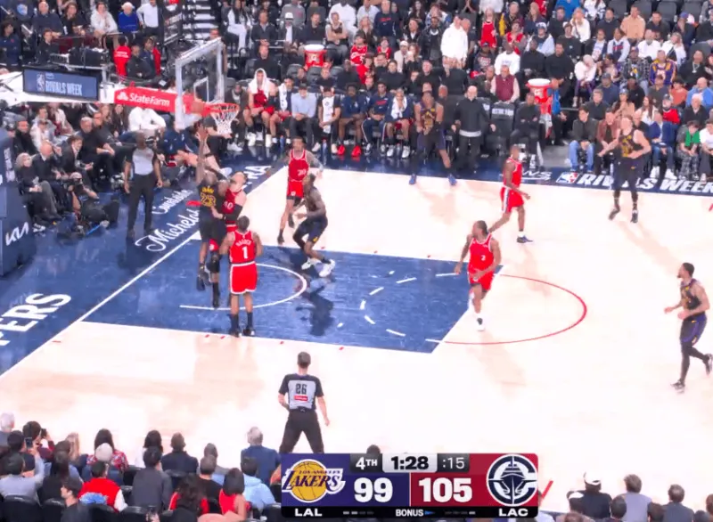 必发下载-湖人快船裁判报告：1次误判，误判祖巴茨的打手犯规