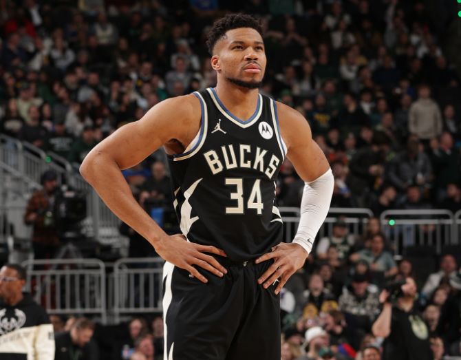 必发-字母哥22+13+7伤退！雄鹿无缘23分逆转残阵掘金 近8战6败