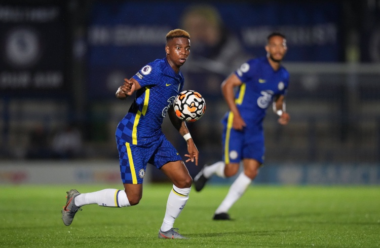 必发APP-28岁退役！切尔西旧将穆松达：对手鞋钉踹我膝盖，让我伤缺近4年